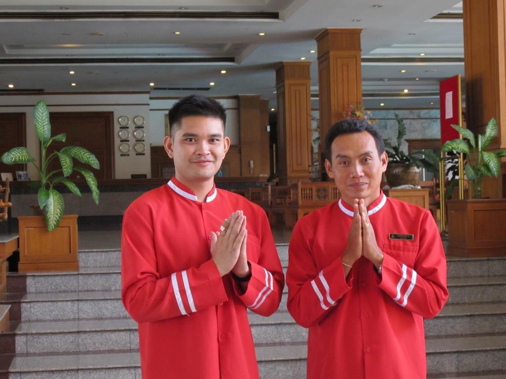 Rimpao Hotel Kalasin Esterno foto