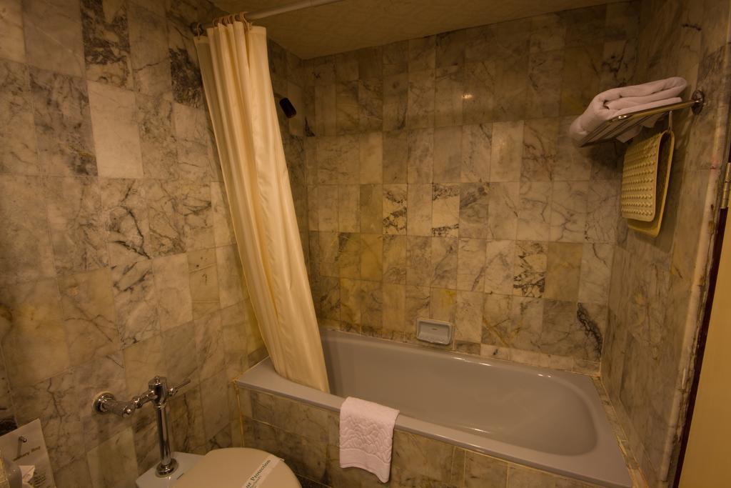 Rimpao Hotel Kalasin Esterno foto