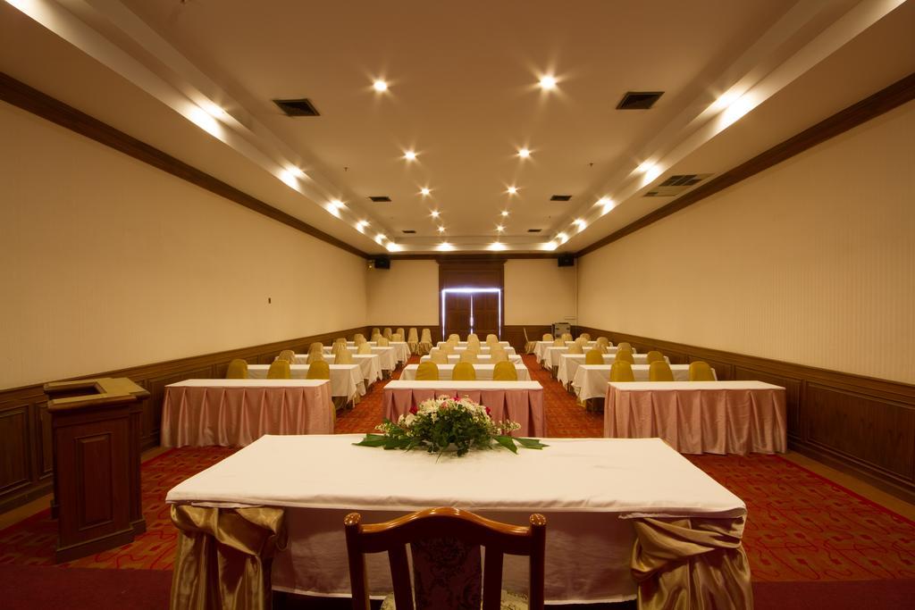 Rimpao Hotel Kalasin Esterno foto