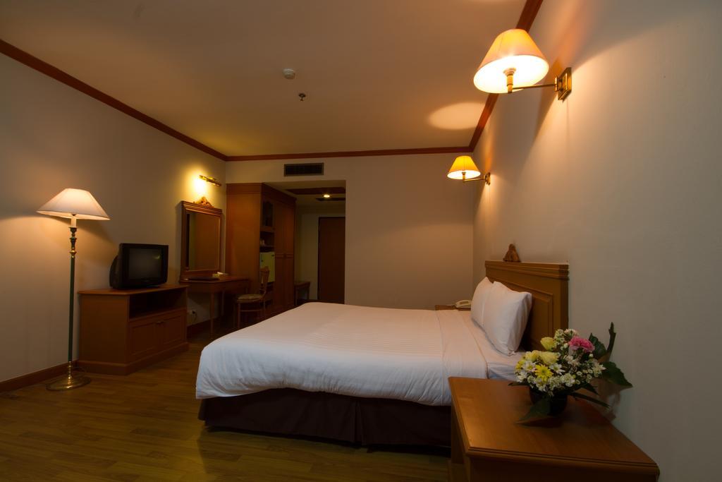 Rimpao Hotel Kalasin Esterno foto