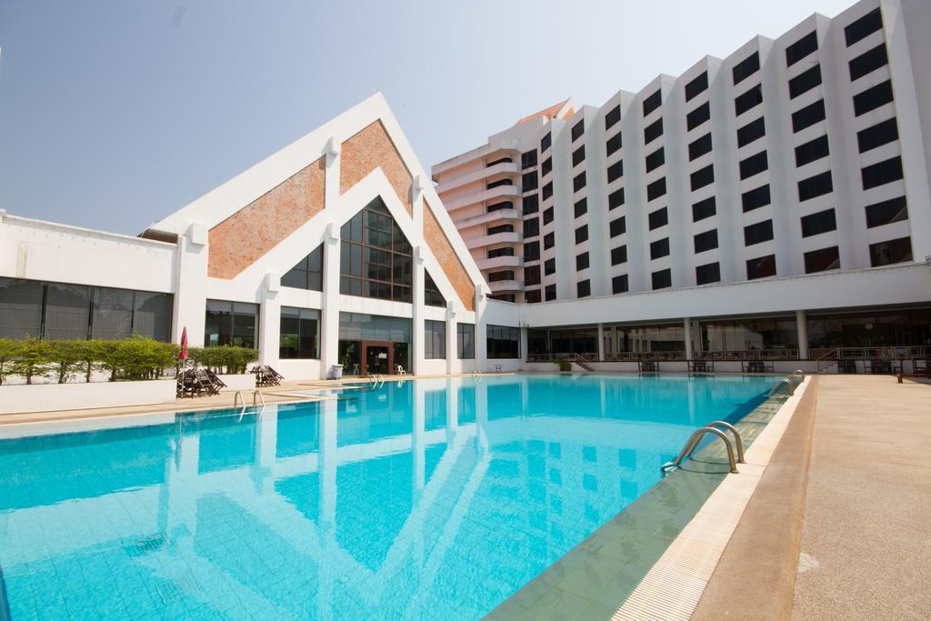 Rimpao Hotel Kalasin Esterno foto