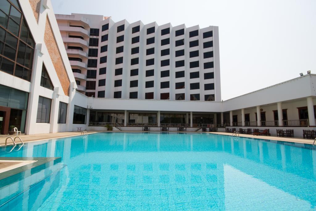 Rimpao Hotel Kalasin Esterno foto