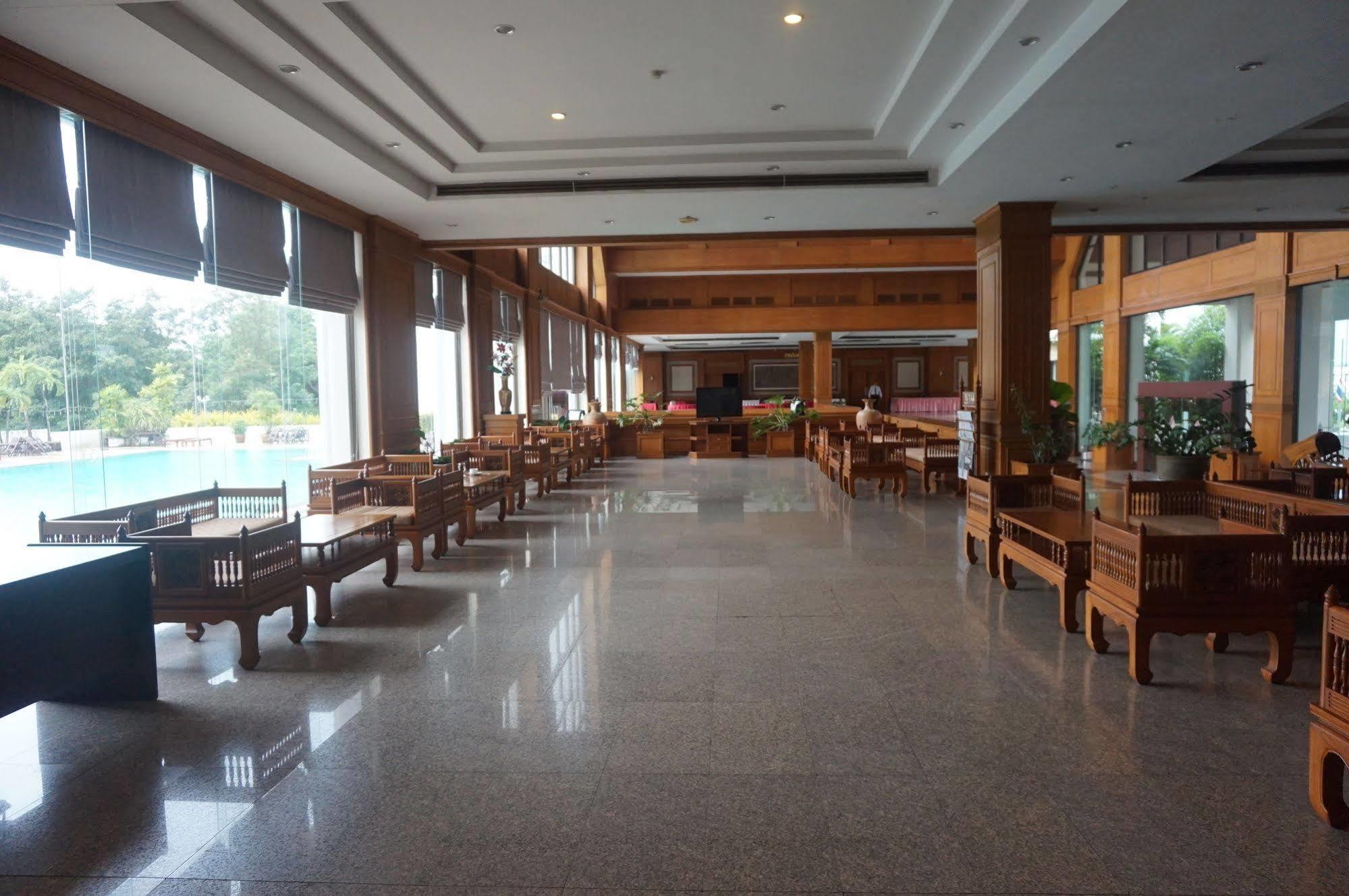 Rimpao Hotel Kalasin Esterno foto