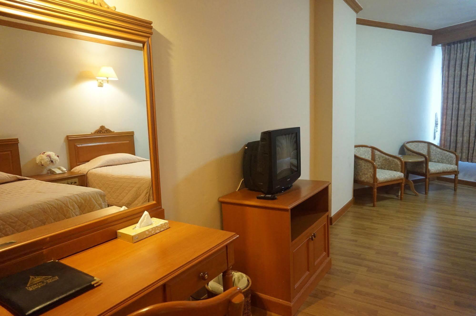 Rimpao Hotel Kalasin Esterno foto