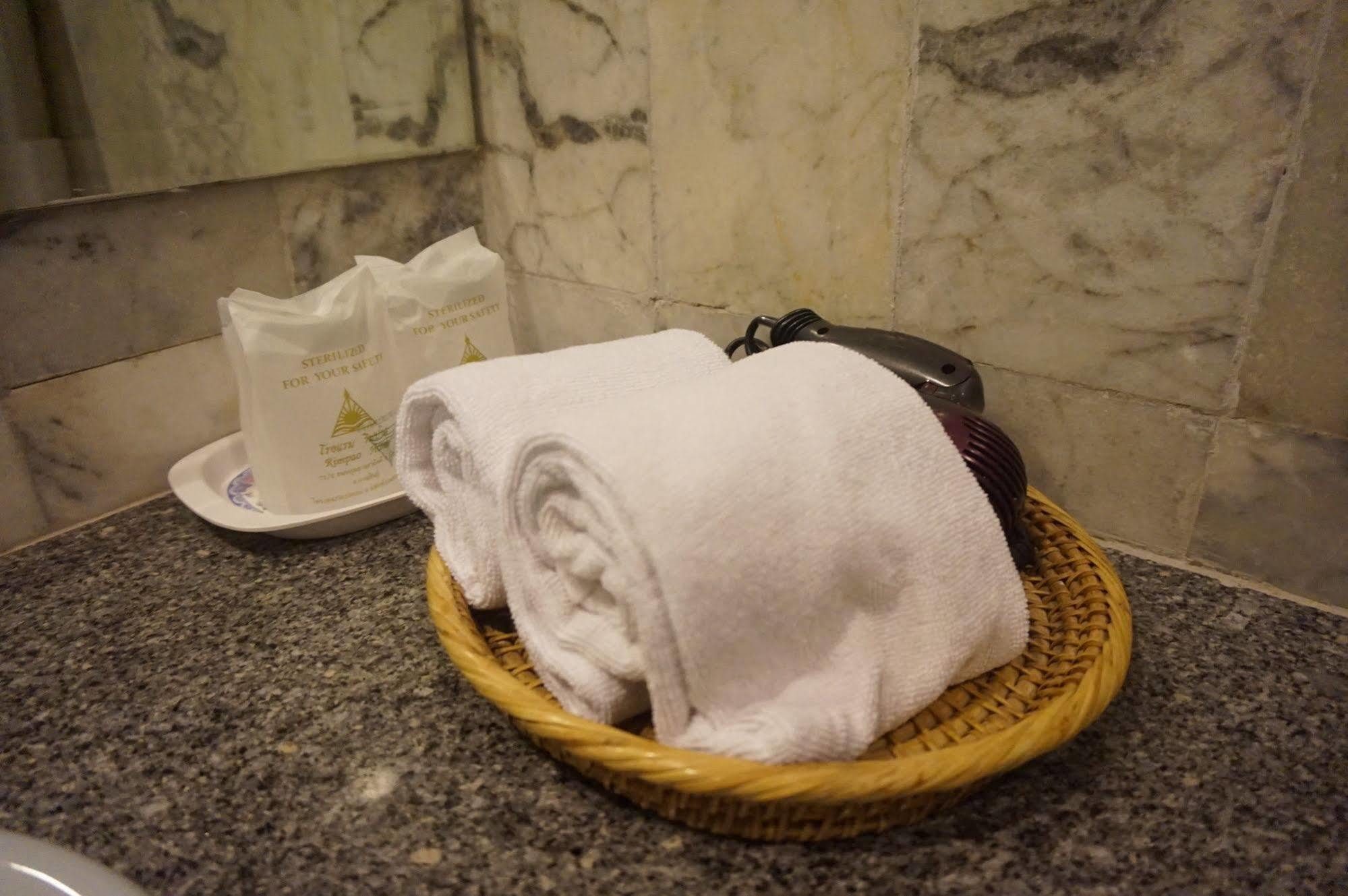 Rimpao Hotel Kalasin Esterno foto