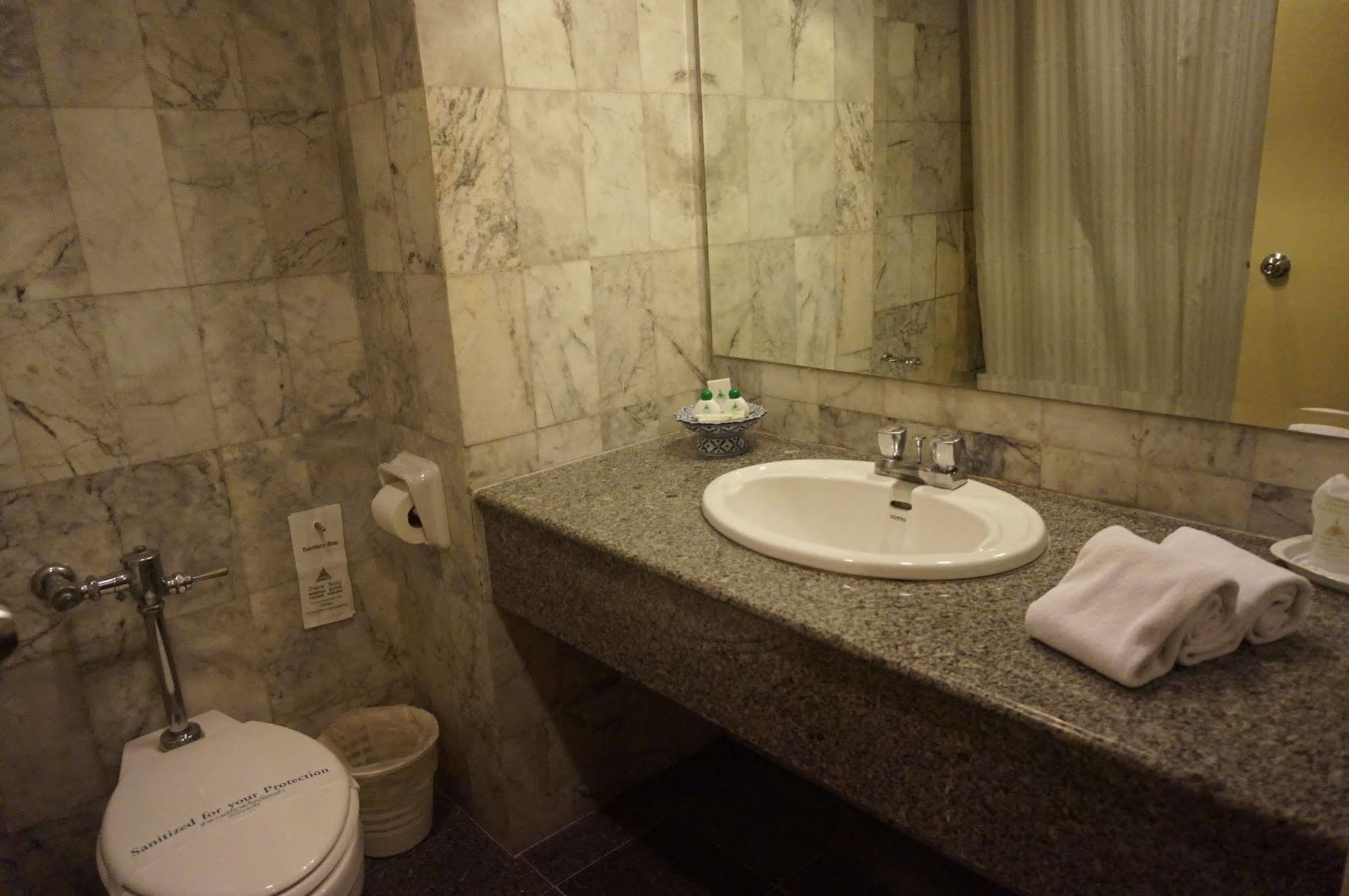 Rimpao Hotel Kalasin Esterno foto