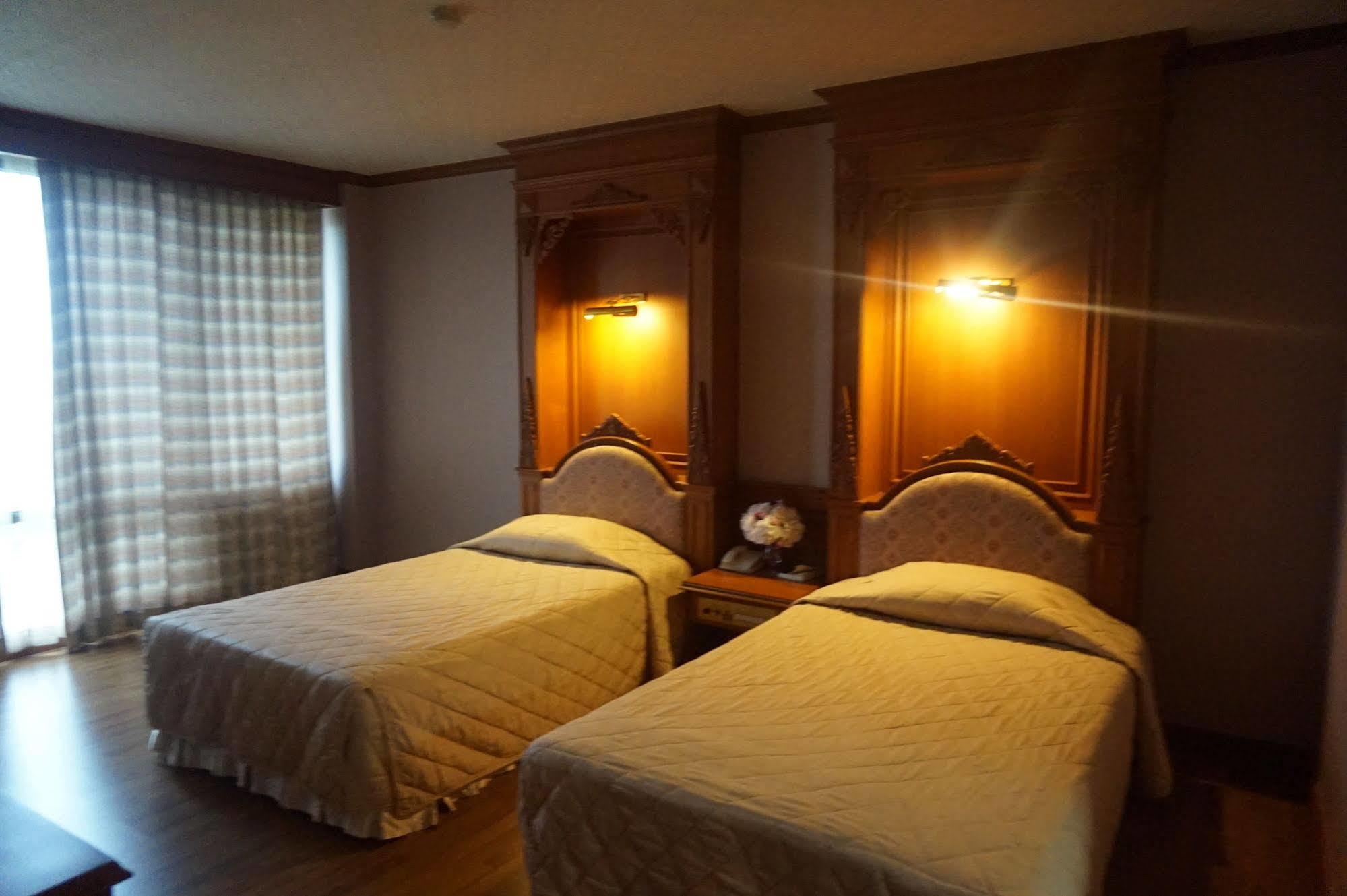 Rimpao Hotel Kalasin Esterno foto