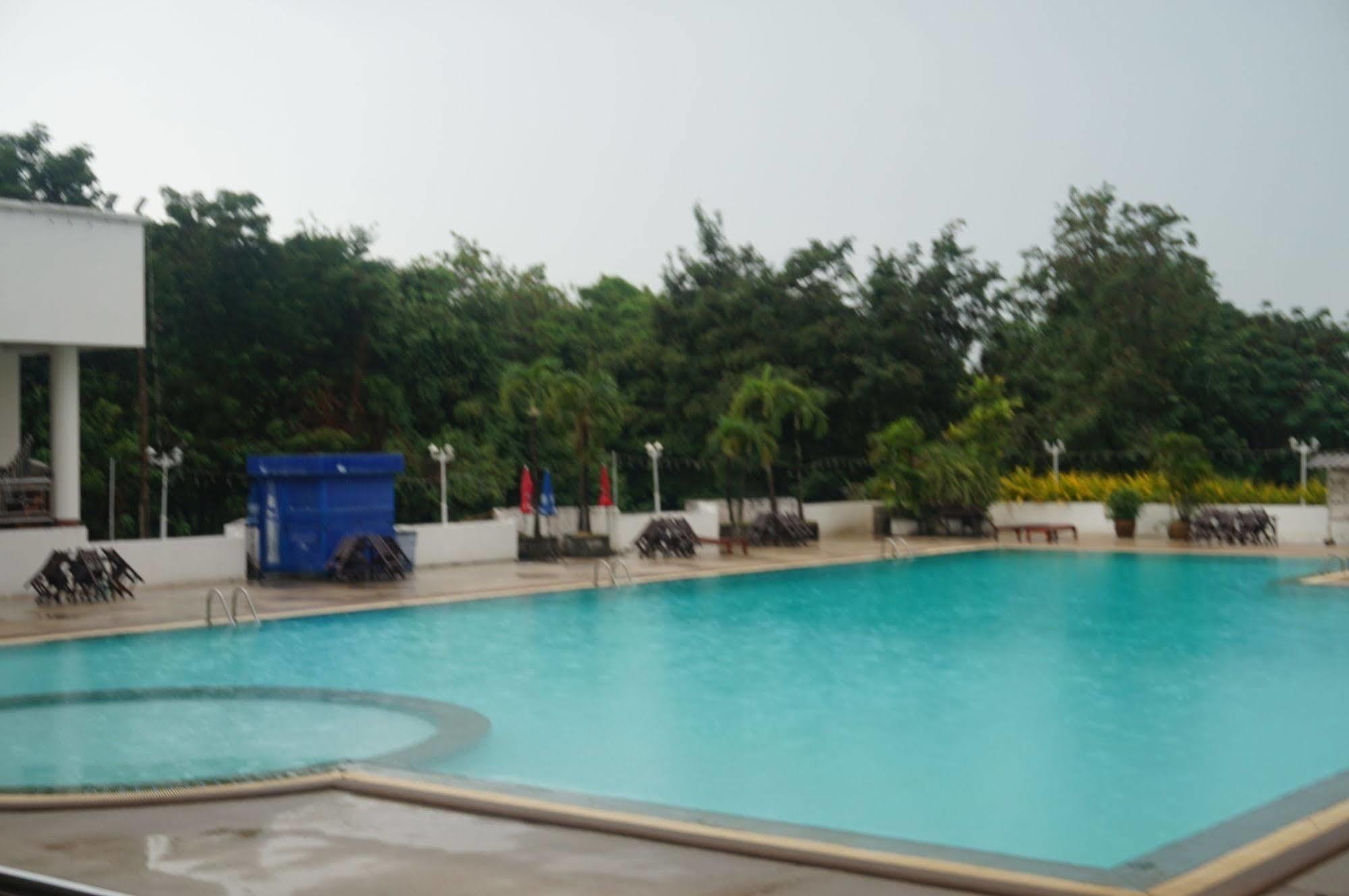 Rimpao Hotel Kalasin Esterno foto