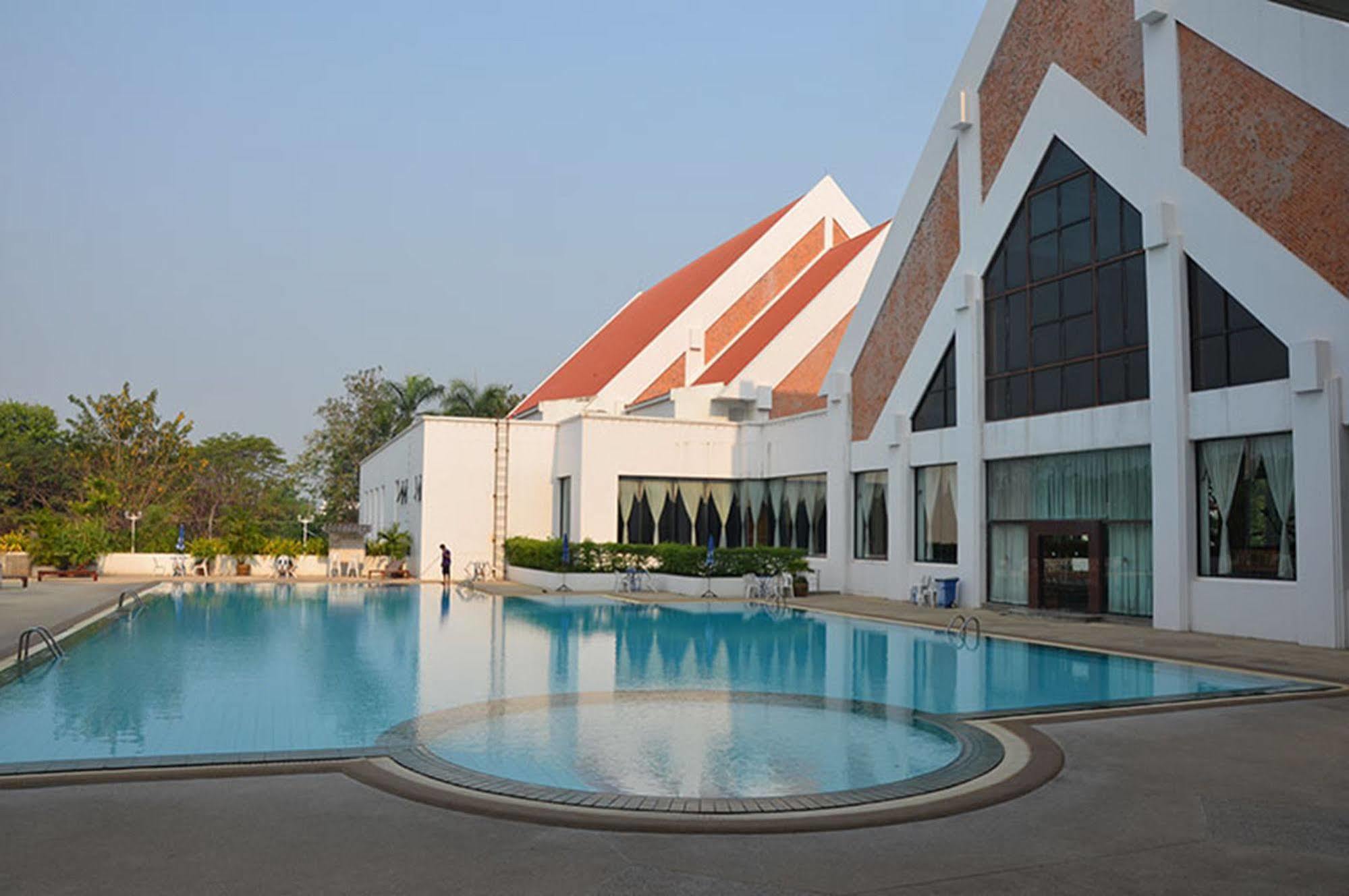 Rimpao Hotel Kalasin Esterno foto